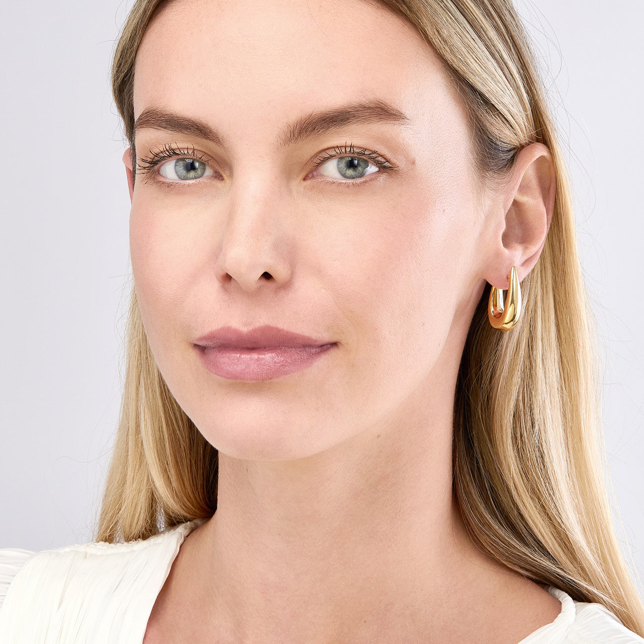 Graduated Oval Puff Mini Hoop Earrings